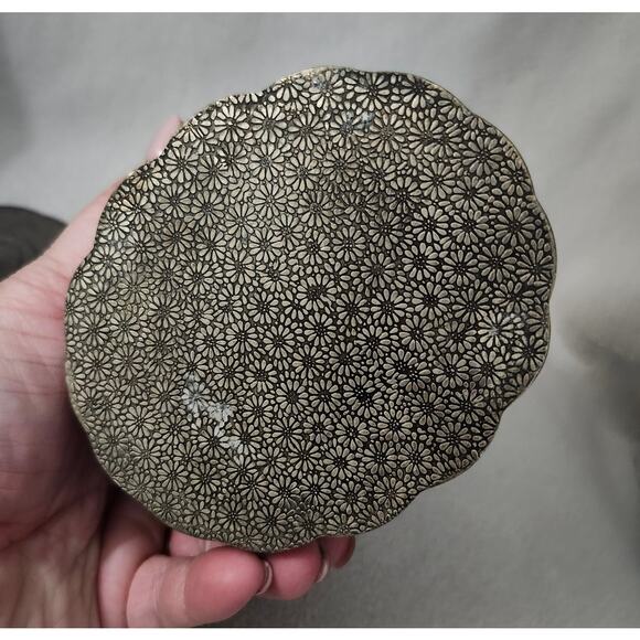 Vintage Metal Red Velvet Lined Lidded Vanity Jar Container Silver Etched - Picture 6 of 11